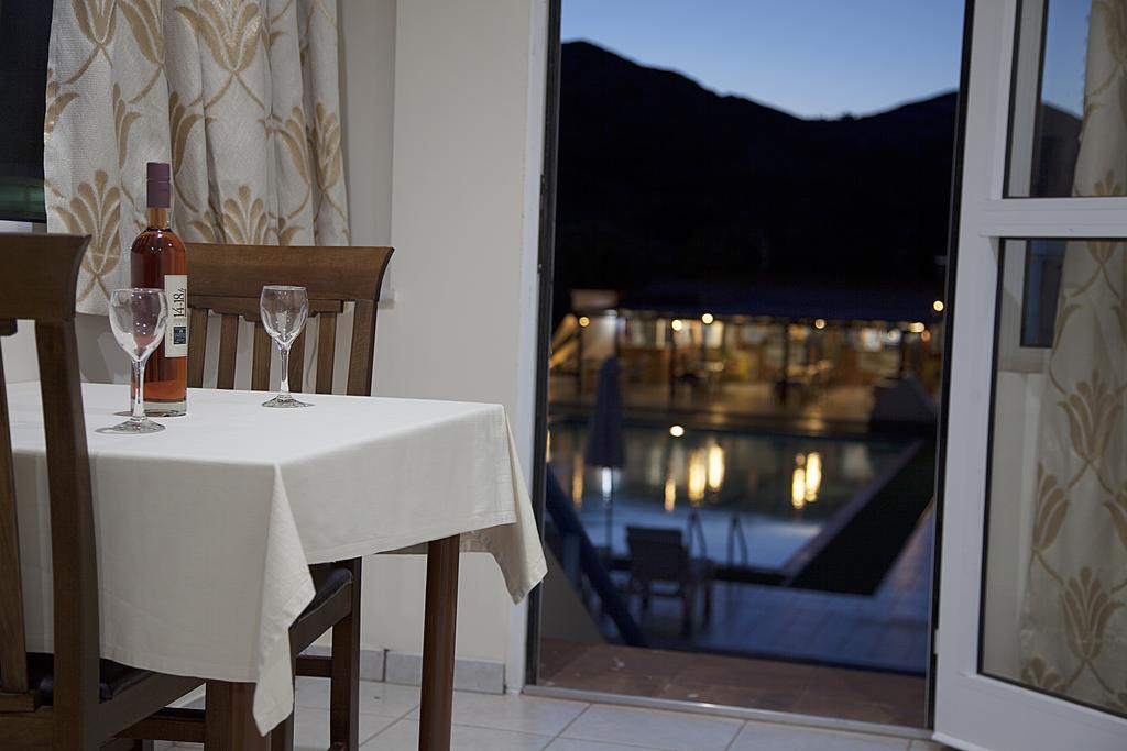 Hotel Athinoula Kefalos  Екстер'єр фото